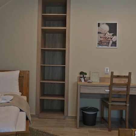 カロチャ Alice Panzio Gold Bed & Breakfast エクステリア 写真