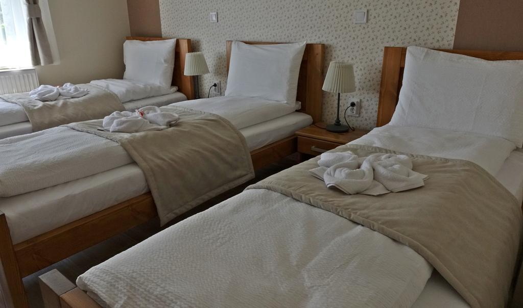 カロチャ Alice Panzio Gold Bed & Breakfast エクステリア 写真